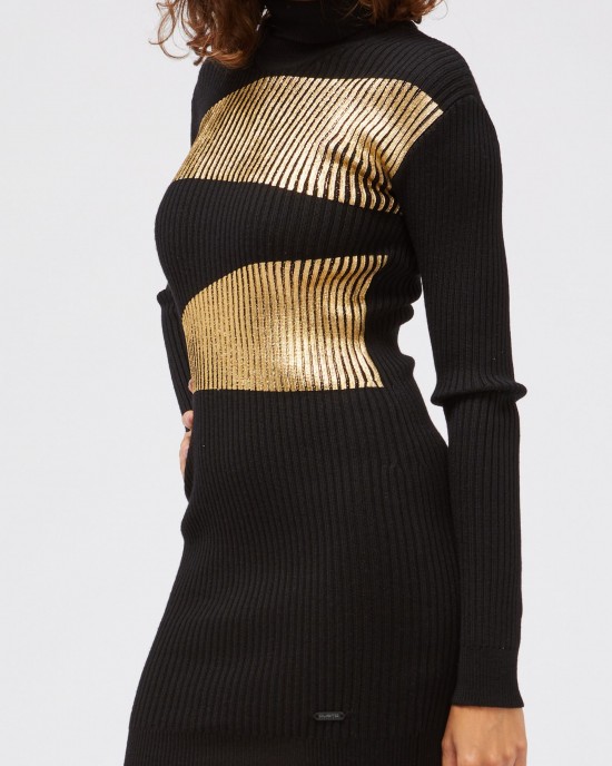 Long-sleeved Knitted Dress. Laminated Effect Application. Polo Neck. Without Pockets. Solid Color.