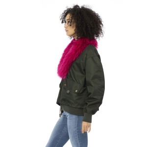 Short Bomber. Side And Back External Pockets. Hood With Fur. Front Closure With Zipper And Zipper Pull. Removable Inner Jacket. Embroidered Applications On The Front And Back.