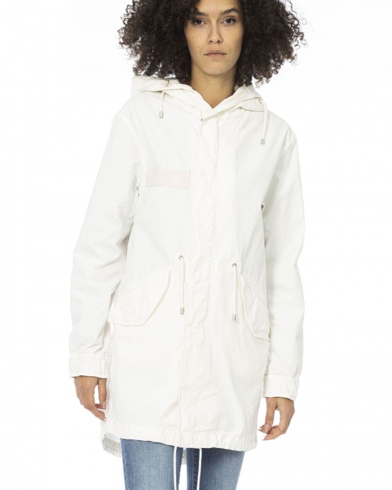 Long Parka. Side External Pockets. Adjustable Hood. Adjustable Cord At The Waist And At The Bottom.