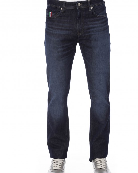 Regular Man Jeans With Logo Button. Front Pockets With Tricolor Insert. Rear Pockets. Label With Logo. Contrast Stitching.