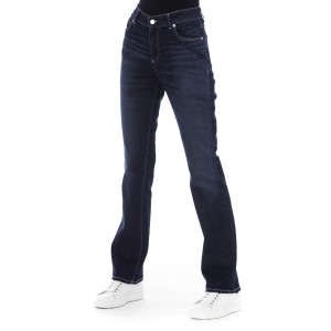 Regular Jeans With Logoed Button. Front Pockets With Tricolor Insert. Rear Pockets.