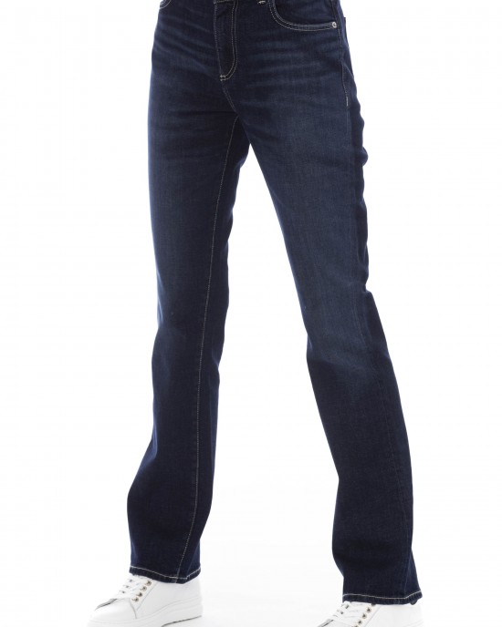 Regular Jeans With Logoed Button. Front Pockets With Tricolor Insert. Rear Pockets.