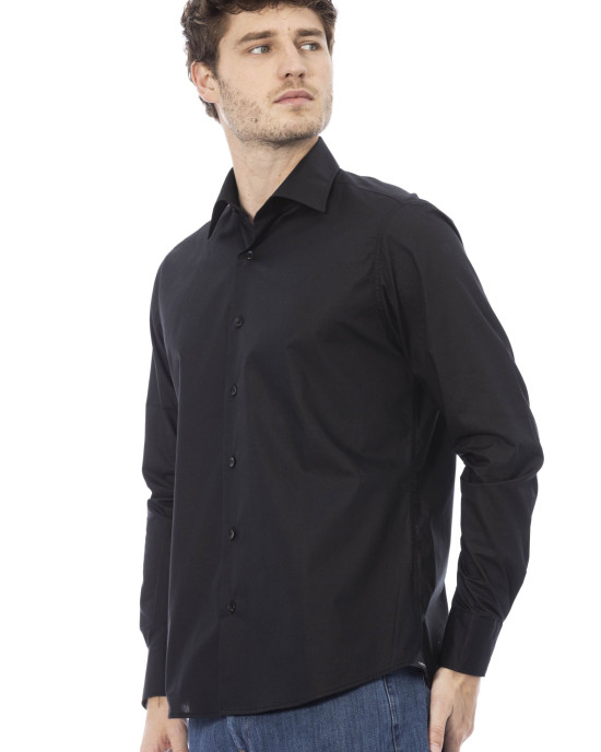Regular Fit Shirt. Italian Collar. Front Closure With Buttons. Closure With Buttons On The Cuffs.