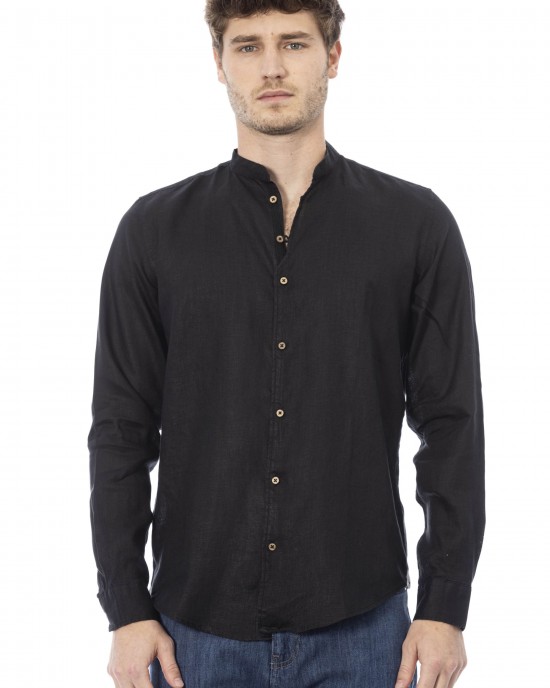 Regular Fit Shirt. Mandarin Collar. Front Closure With Buttons. Closure With Buttons On The Cuffs.