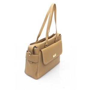 Shoulder Bag. Zip Closure. Internal Compartments. Golden Details. Front Logo. 39*29*16 Cm.