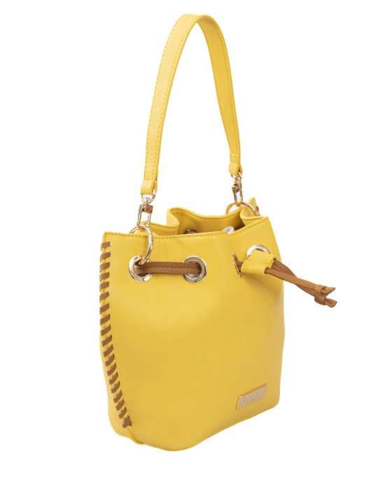 Shoulder Bag. Drawstring Closure. Logoed Lining. Internal Compartments. Golden Details. Front Logo. 23*11*22cm.