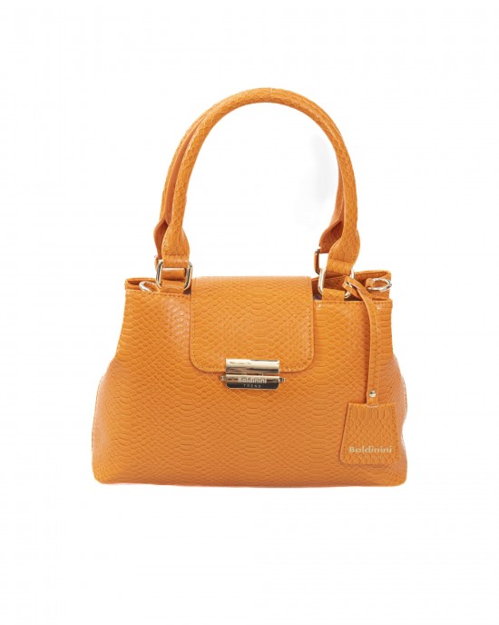 Shoulder Bag. Flap With Clip Closure. Double Compartment. Logoed Lining. Golden Details. Front Logo. 28*8*18cm.