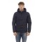 Men's Jacket With Hood. Horizontally Quilted. Customized Braces Inside That Allow The Garment To Be Worn As If It Were A Backpack. Contrasting Patch On The Left Sleeve. Wrists And Bottom With Matching Elastic. Light Padding (approximately 100g).