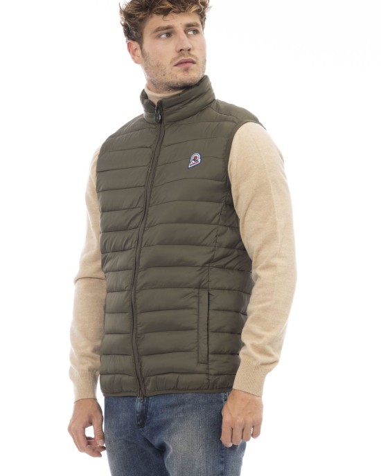 Men's Vest. Horizontally Quilted. Contrast Chest Patch. Bottom With Matching Elastic. Light Padding (approximately 100g).