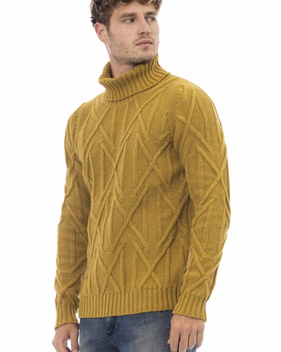 Turtleneck Sweater. Long Sleeves. Rib Collar. Cuffs And Bottom Hem.