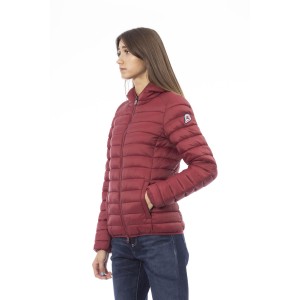 Women's Jacket With Hood. Horizontally Quilted. Customized Braces Inside That Allow The Garment To Be Worn As If It Were A Backpack. Contrasting Patch On The Left Sleeve. Wrists And Bottom With Matching Elastic. Light Padding (approximately 100g).