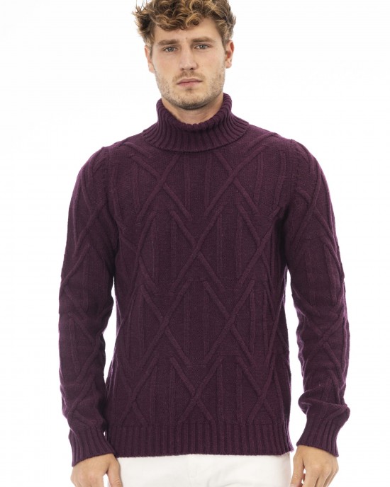 Turtleneck Sweater. Long Sleeves. Rib Collar. Cuffs And Bottom Hem.