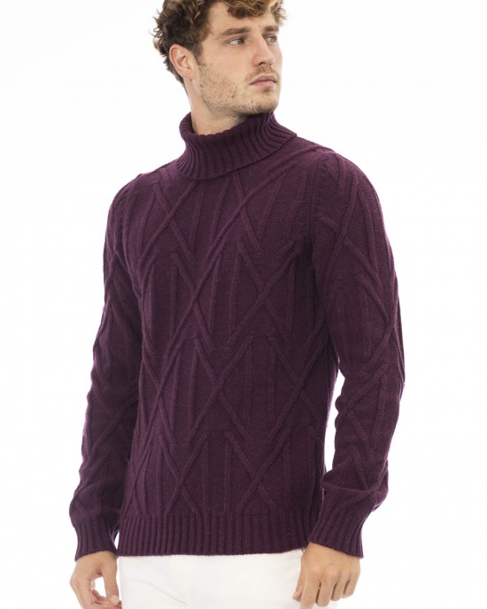 Turtleneck Sweater. Long Sleeves. Rib Collar. Cuffs And Bottom Hem.