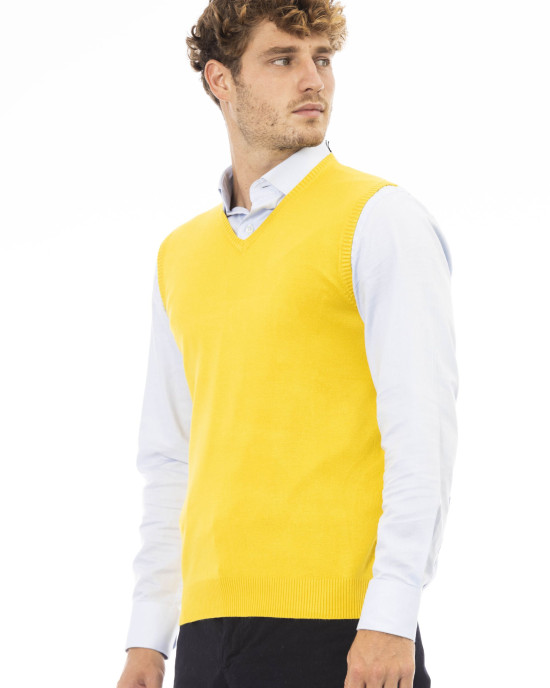 Vest With V-neckline Fine Rib Knit Collar And Bottom. Regular Fit.