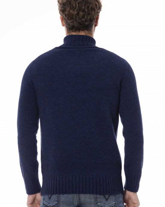 Turtleneck Sweater. Long Sleeves. Ribbed Cuffs And Bottom.