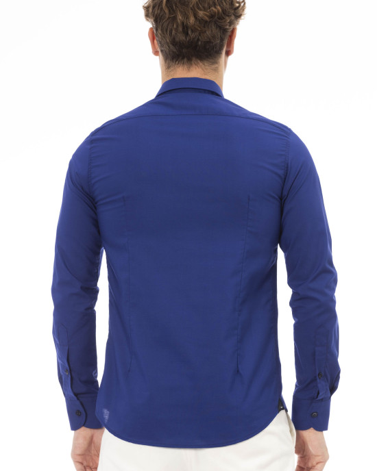 Regular Fit Shirt. Italian Collar. Front Closure With Buttons. Closure With Buttons On The Cuffs.