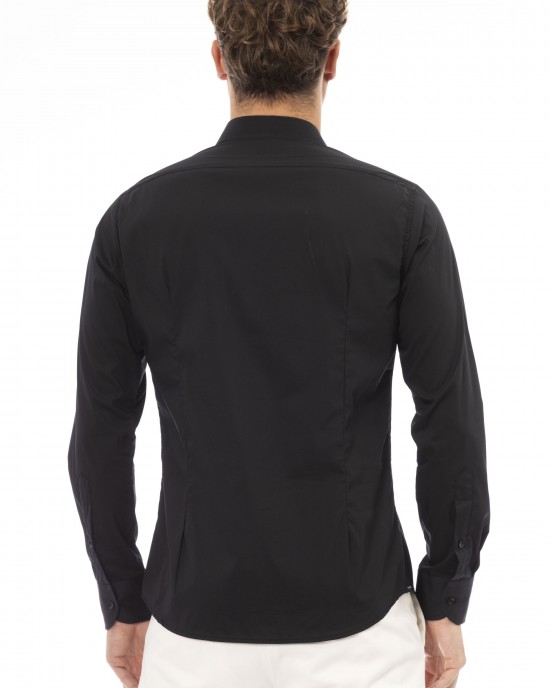 Regular Fit Shirt. Italian Collar. Front Closure With Buttons. Closure With Buttons On The Cuffs.