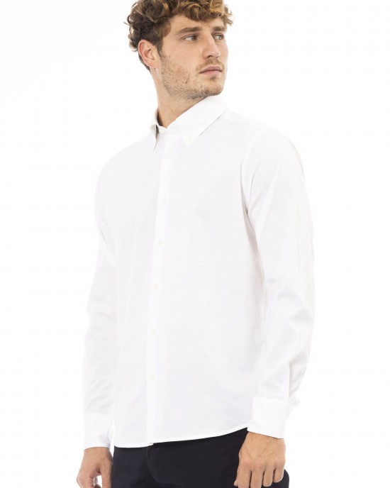 Shirt. Short Button-down Neck. Front Closure With Buttons. Button Closure On Cuffs.