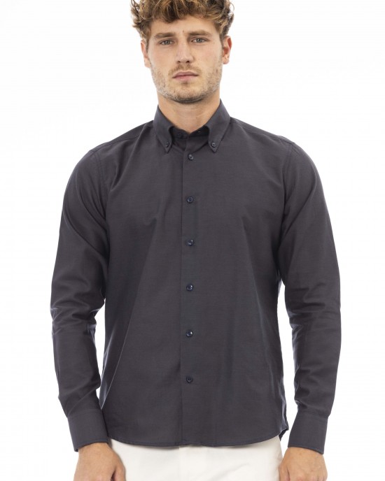Shirt. Short Button-down Neck. Front Closure With Buttons. Button Closure On Cuffs.