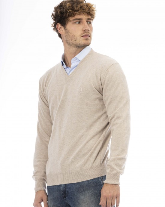 V-neck Sweater. Long Sleeves. Neck Cuffs And Bottom Of Fine Ribbed Knit. Regular Fit. Embroidered Logo.