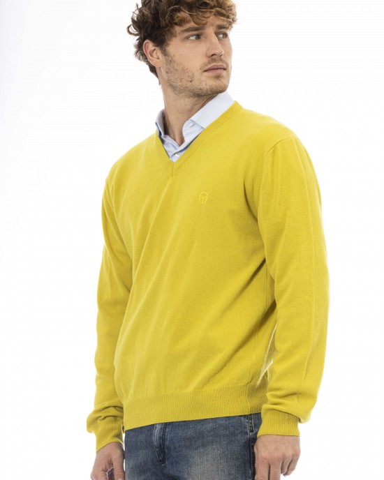 V-neck Sweater. Long Sleeves. Neck Cuffs And Bottom Of Fine Ribbed Knit. Regular Fit. Embroidered Logo.