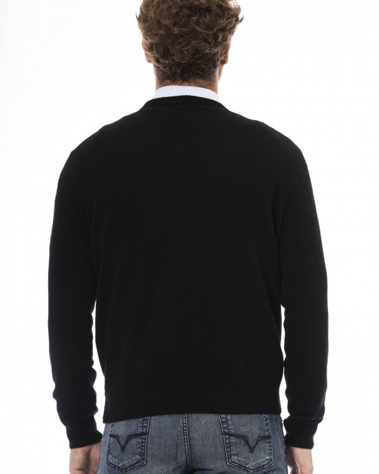 V-neck Sweater. Long Sleeves. Neck Cuffs And Bottom Of Fine Ribbed Knit. Regular Fit. Embroidered Logo.