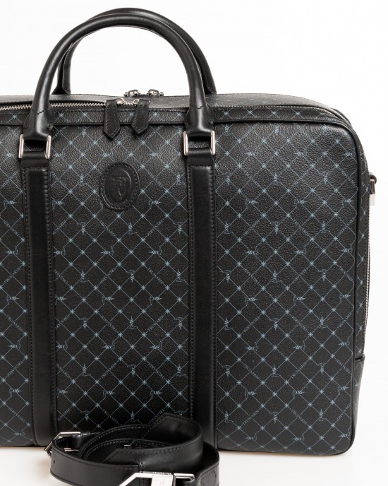 Briefcase With Shoulder Strap. Internal Compartments. Zip Closure. Front Logo. 41*33*12.