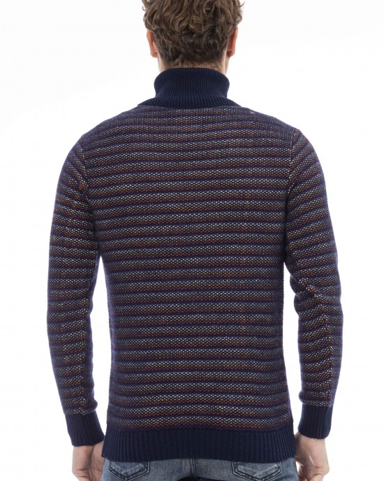 Turtleneck Sweater. Long Sleeves. Ribbed Collar Cuffs And Bottom.