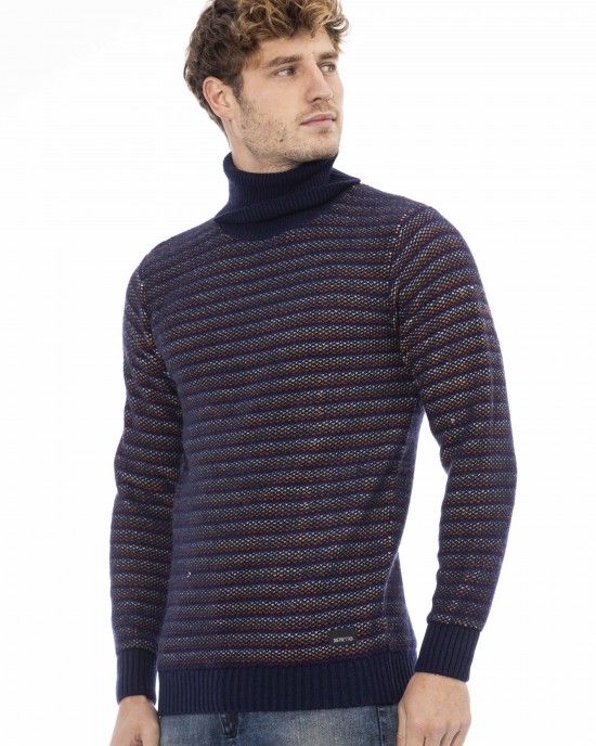 Turtleneck Sweater. Long Sleeves. Ribbed Collar Cuffs And Bottom.