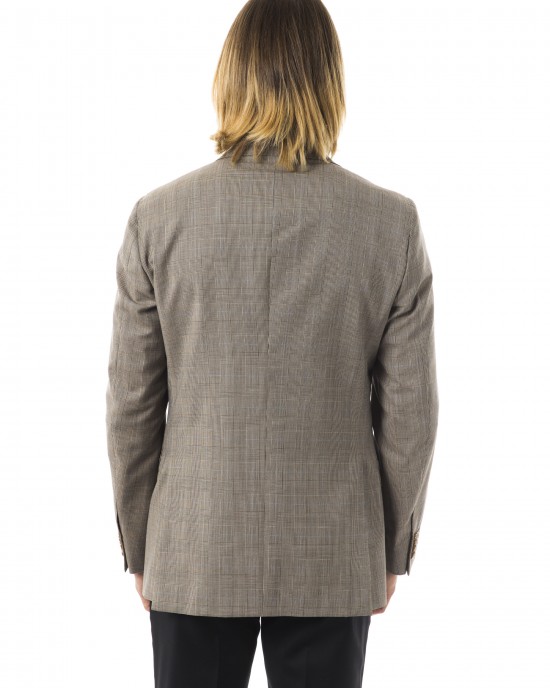 Jacket With 2 Buttons. Classic Lapels. 2 Front Flap Pockets