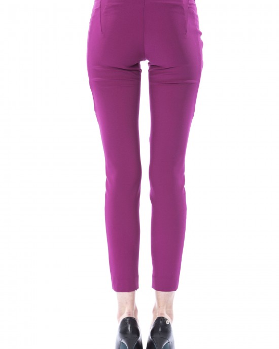 Skinny Pants. Lateral Closure With Zip. Frontal Application