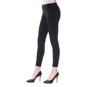 Skinny Pants. Lateral Closure With Zip. Frontal Application