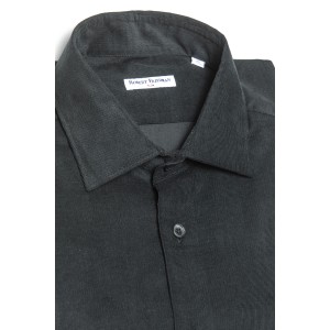 Medium Slim Collar Shirt.