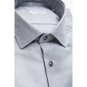 Medium Slim Collar Shirt.