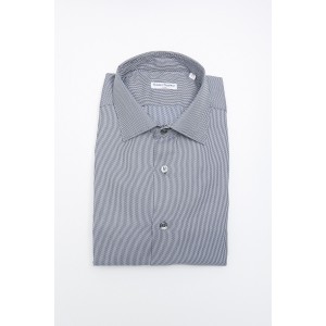 Medium Slim Collar Shirt.