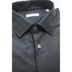 Medium Slim Collar Shirt.