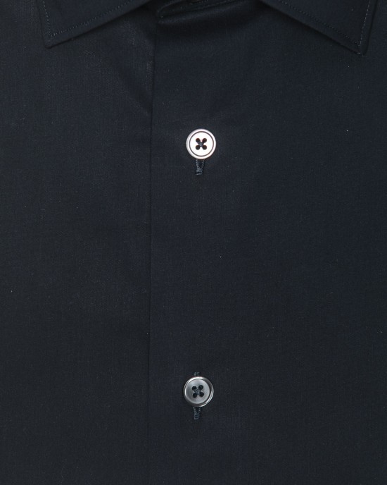 Medium Slim Collar Shirt.