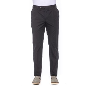 Men's Trousers With Pleats On The Front. Overlapping Closure With Button And Zip. Side Pockets. Rear Welt Pockets.