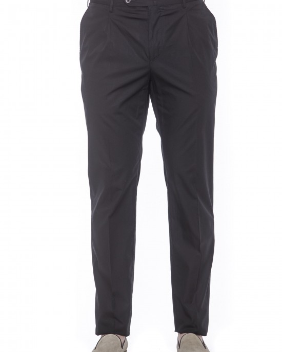 Men's Trousers With Pleats On The Front. Overlapping Closure With Button And Zip. Side Pockets. Rear Welt Pockets.