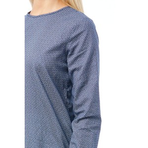 Round Neck Blouse. Closure With Button Behind The Neck. Geometric Print.