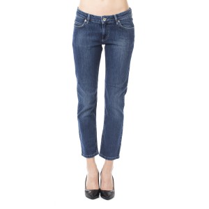 Capri Jeans. Applications With Button On Back. Pockets On Back With Button Closure